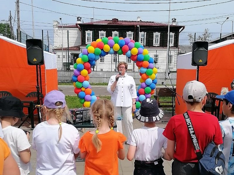 "Национальные игры и забавы народов России"..