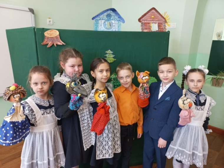Ребята со своей сказкой "Лубяная избушка" стали ЛАУРЕАТАМИ 1 СТЕПЕНИ.